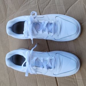 nike pre owned shoes 7.5